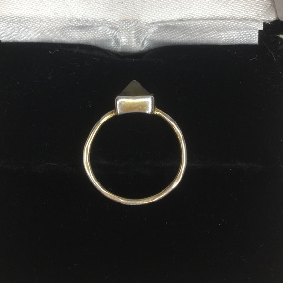 Labradorite Pyramid Ring - Picture 4 of 8